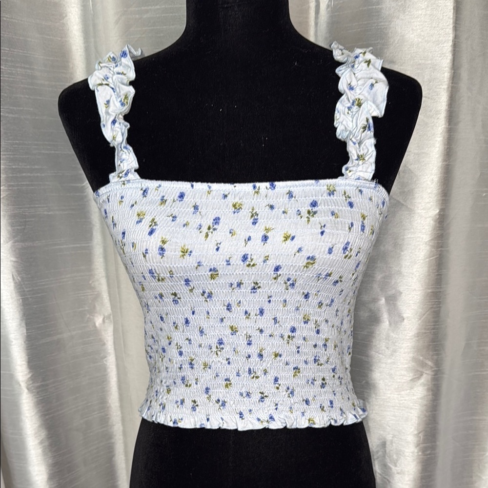 Forever 21 NWT Women’s Medium Smocked Stretch Ruffled Blue Floral Crop Top